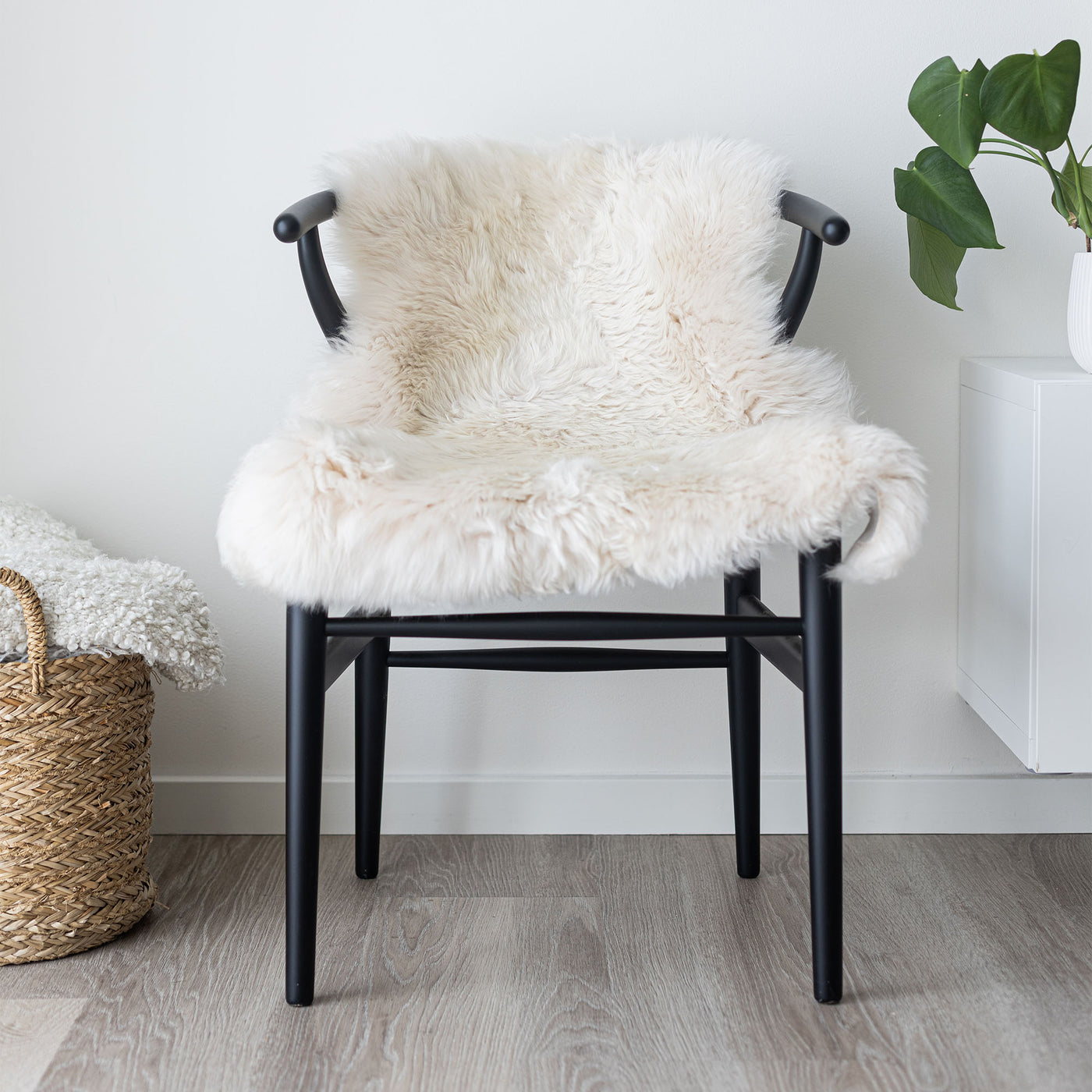 Merino Sheepskin Dyed | New Zealand | approx. 35 in