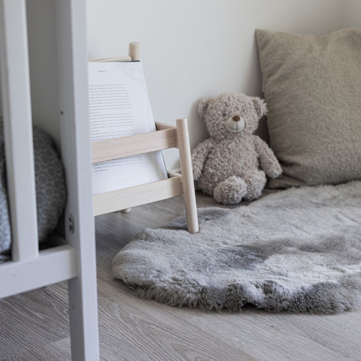 Baby Sheepskin · 31 in - Light Grey